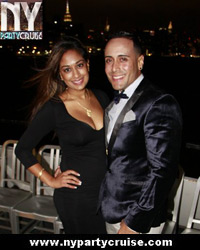 Midnight Cruise - Photo Gallery - NYPartyCruise www.nypartycruise.com Midnight Cruise - Photo Gallery - NYPartyCruise www.nypartycruise.com