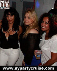 Midnight Cruise - Photo Gallery - NYPartyCruise www.nypartycruise.com Midnight Cruise - Photo Gallery - NYPartyCruise www.nypartycruise.com